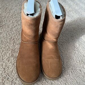 Classic  women’s uggs size 10